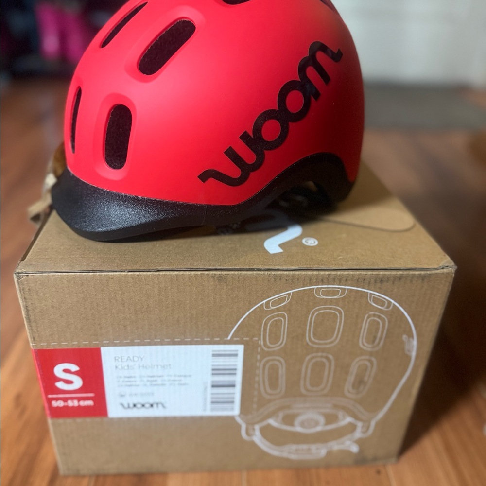 NWT Woom Ready Kids Helmet - Red Small